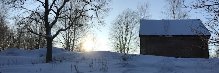 Auringonnousu mäellä